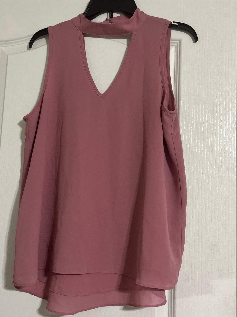 My Michelle Mauve-Pink Sleeveless V-Neck Chiffon Top with Mock Neck Size M